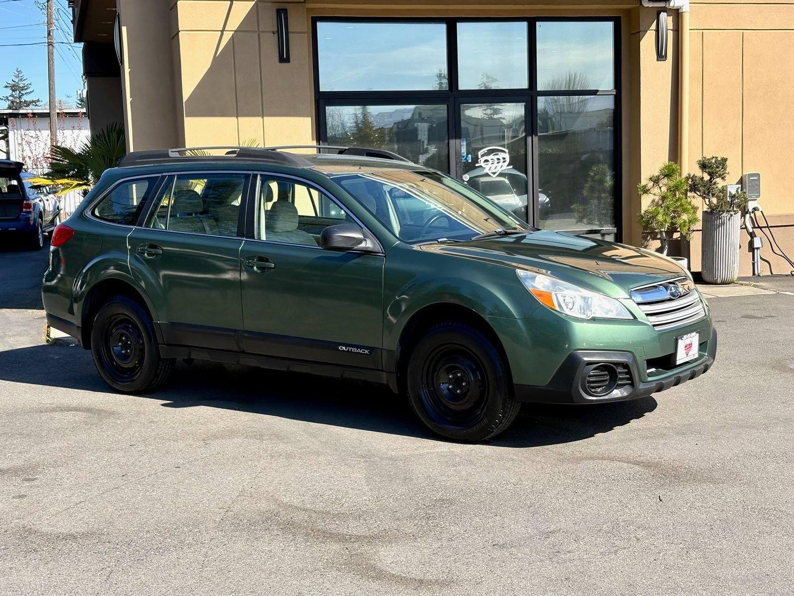 Used 2014 Subaru Outback 2.5i AWD/4WD image 1