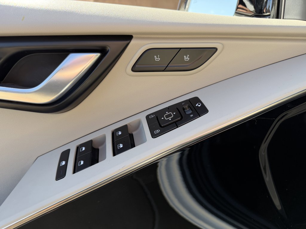 Used 2024 Kia Niro Wave w/ Wave Preserve Package image 29