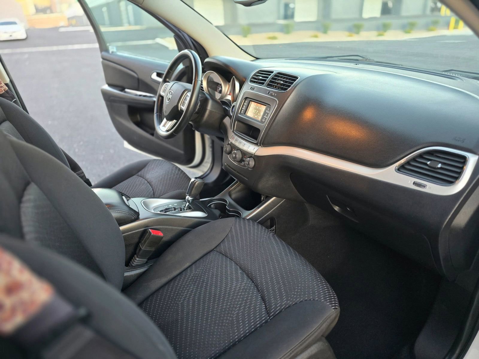 Used 2017 Dodge Journey SE w/ Flexible Seating Group FWD image 16