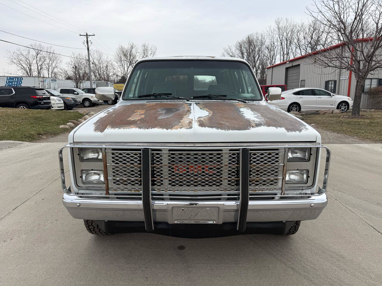 Used 1987 GMC Suburban 4WD image 2