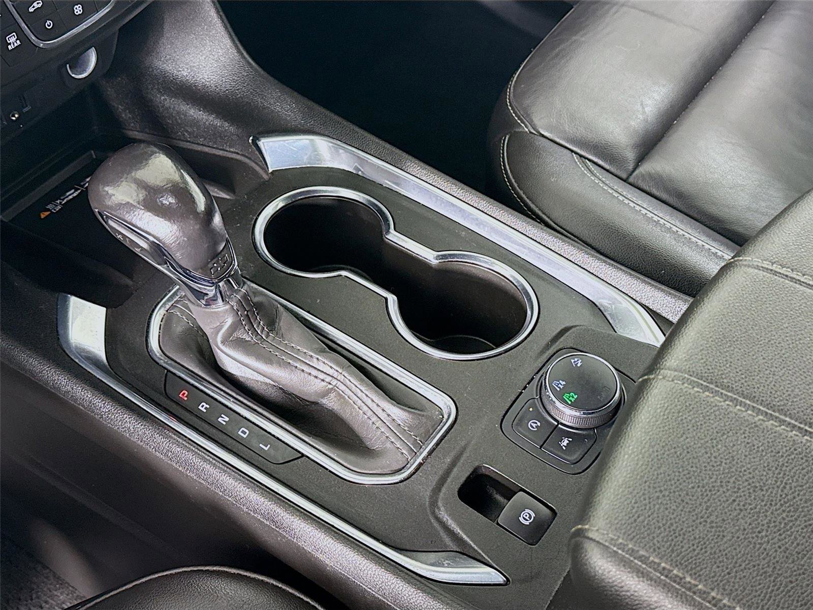 Used 2022 Chevrolet Traverse LT image 17