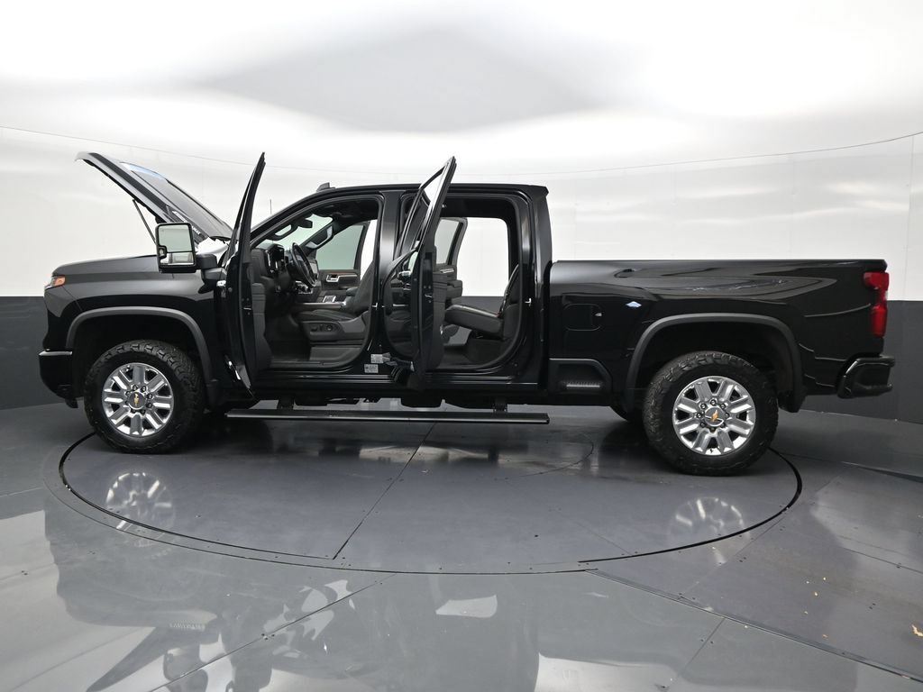 Used 2024 Chevrolet Silverado 2500 High Country w/ High Country Premium Package AWD/4WD image 27