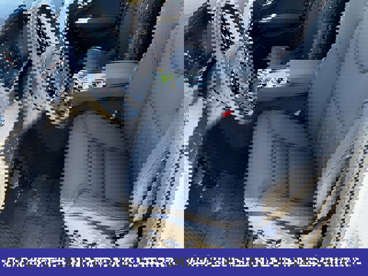 Certified 2025 Volvo XC90 B6 Plus image 27