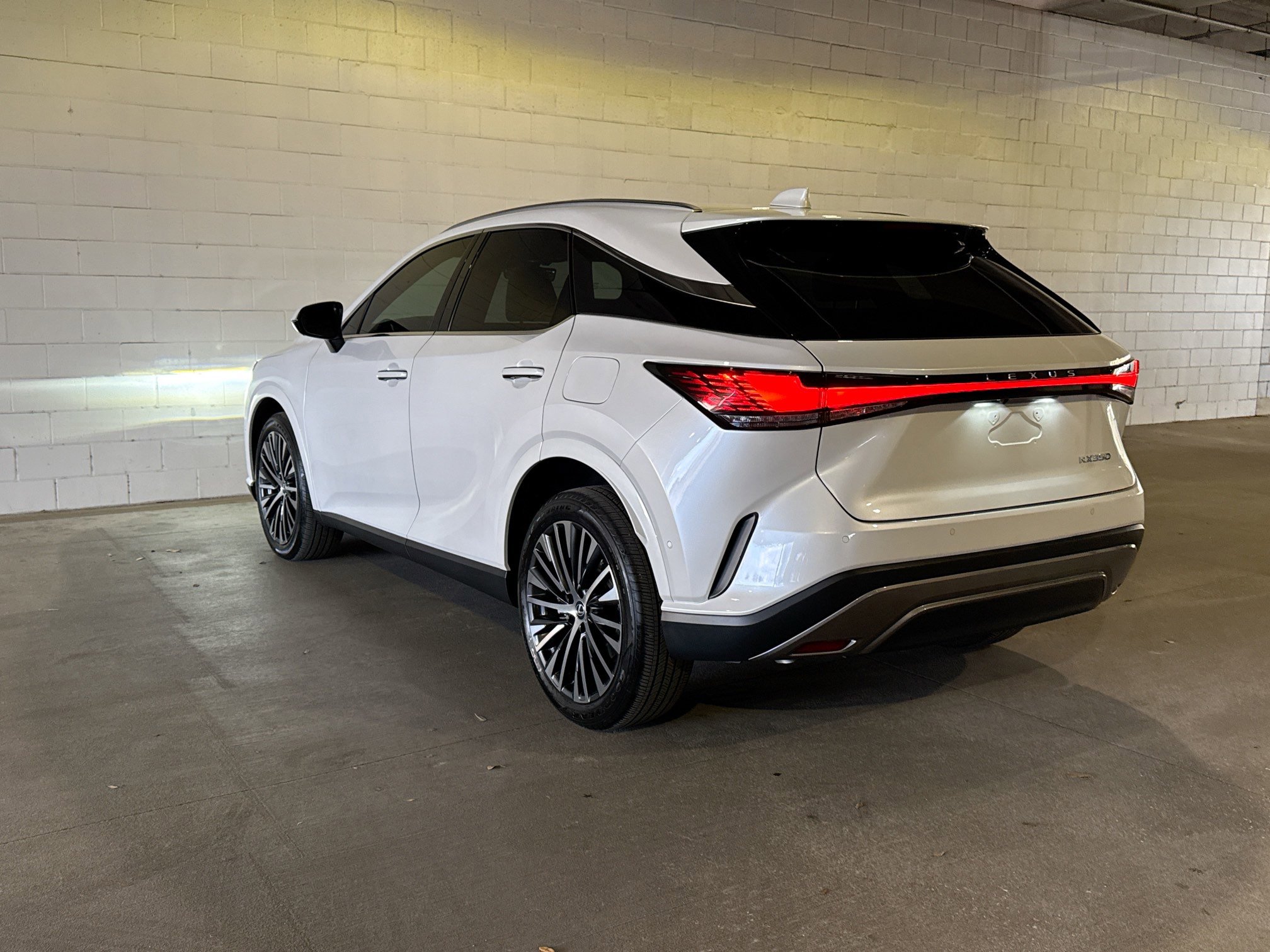 Used 2024 Lexus RX 350 Premium Plus image 3