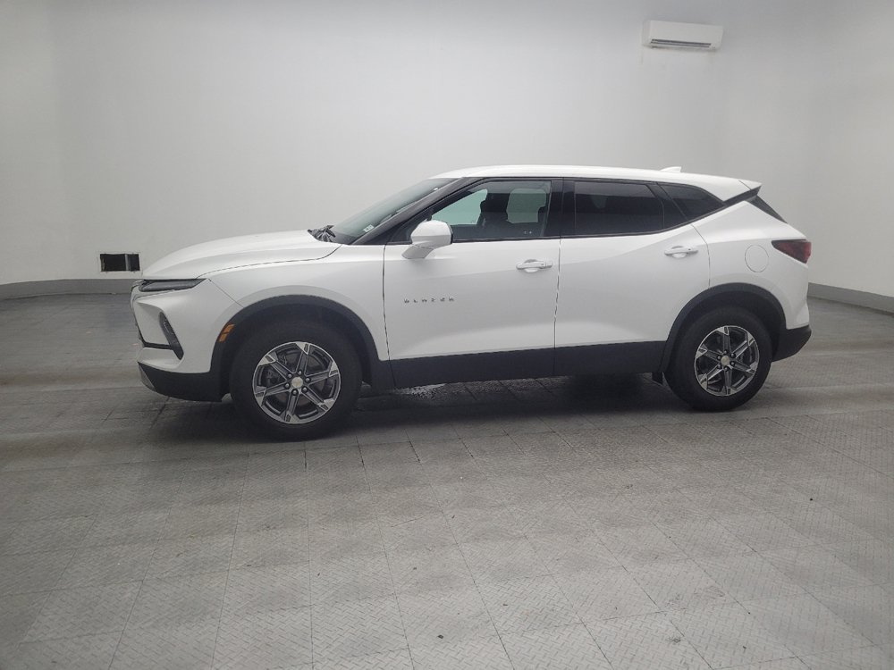 Used 2023 Chevrolet Blazer LT FWD image 2