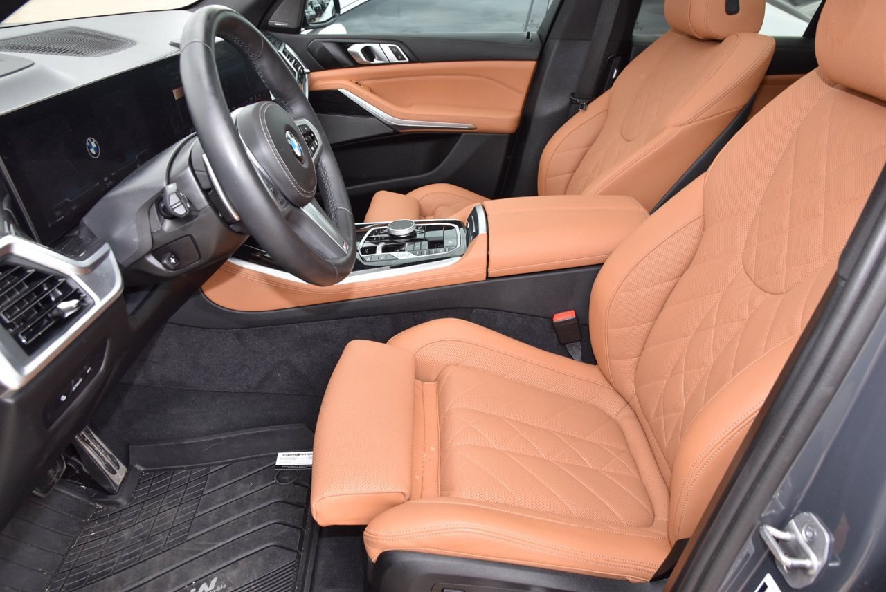 Used 2025 BMW X5 xDrive40i w/ M Sport Package AWD/4WD image 10
