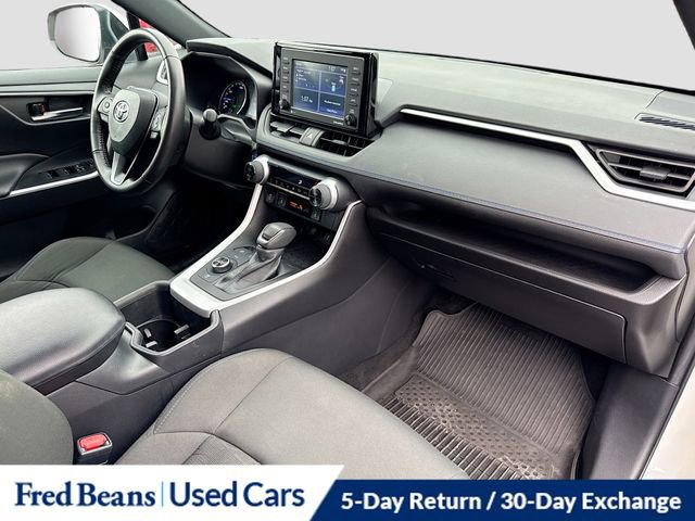 Used 2022 Toyota RAV4 SE w/ Convenience Package image 32