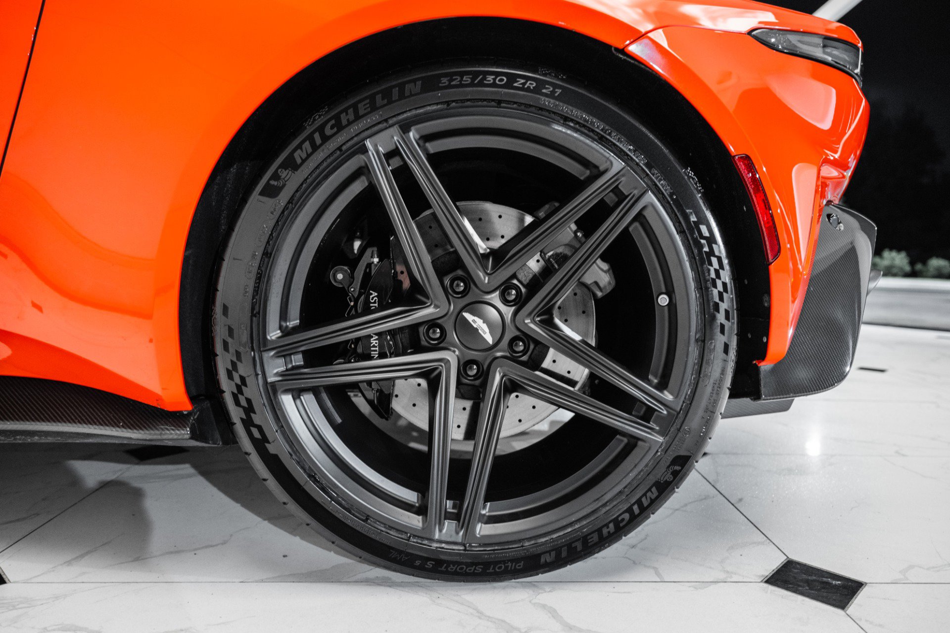 Used 2025 Aston Martin V8 Vantage Coupe image 48