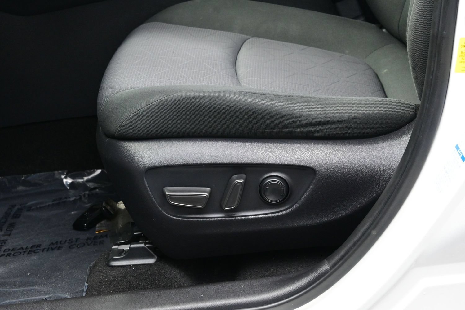 Used 2020 Toyota RAV4 XLE w/ XLE Grade Weather Package AWD/4WD image 11