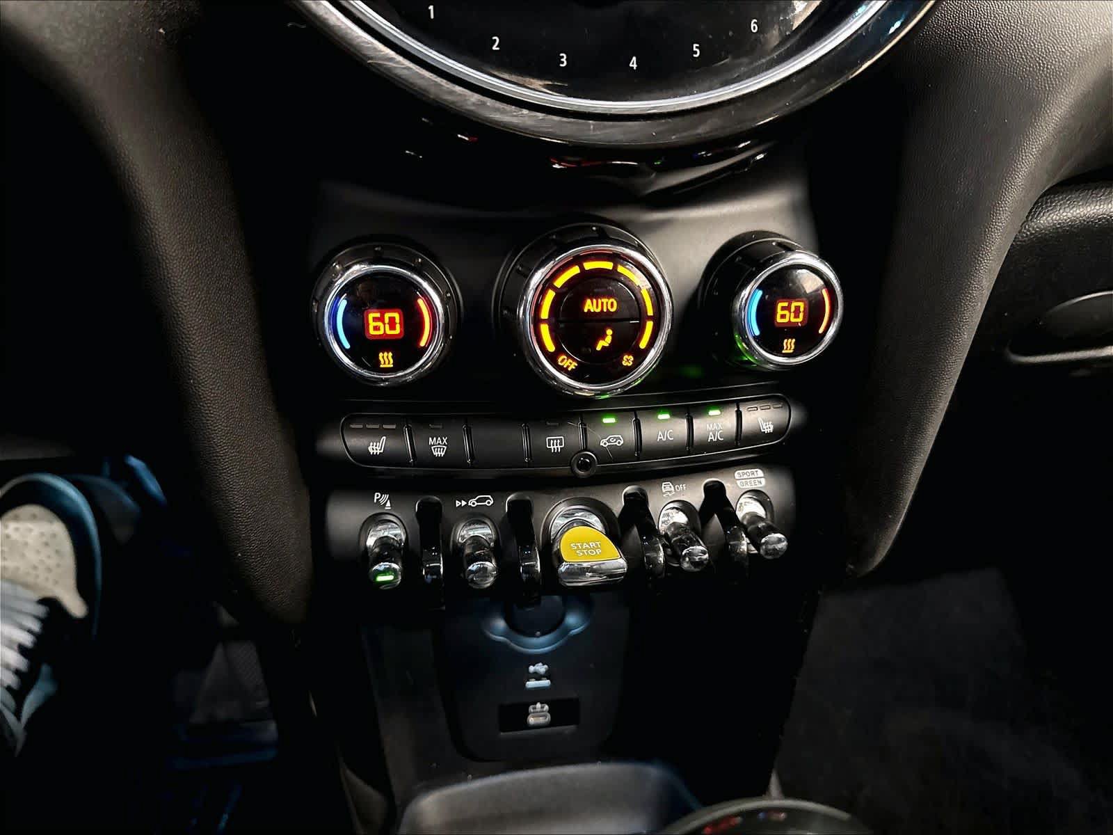 Used 2024 MINI Cooper SE FWD image 34