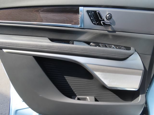 Used 2026 Cadillac Vistiq Sport w/ LPO, Floor Liner Package AWD/4WD image 9