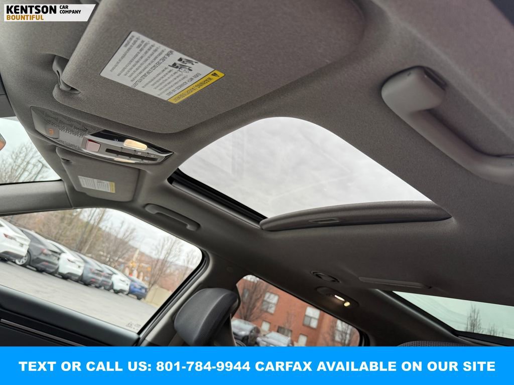 Used 2025 Kia EV9 Wind image 30