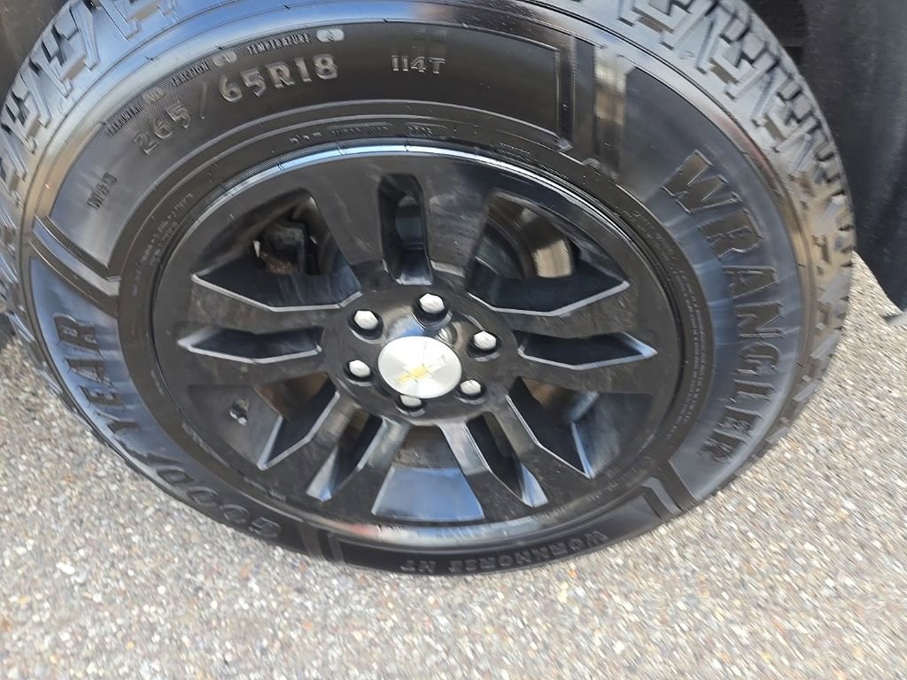 Used 2019 Chevrolet Suburban LT AWD/4WD image 35