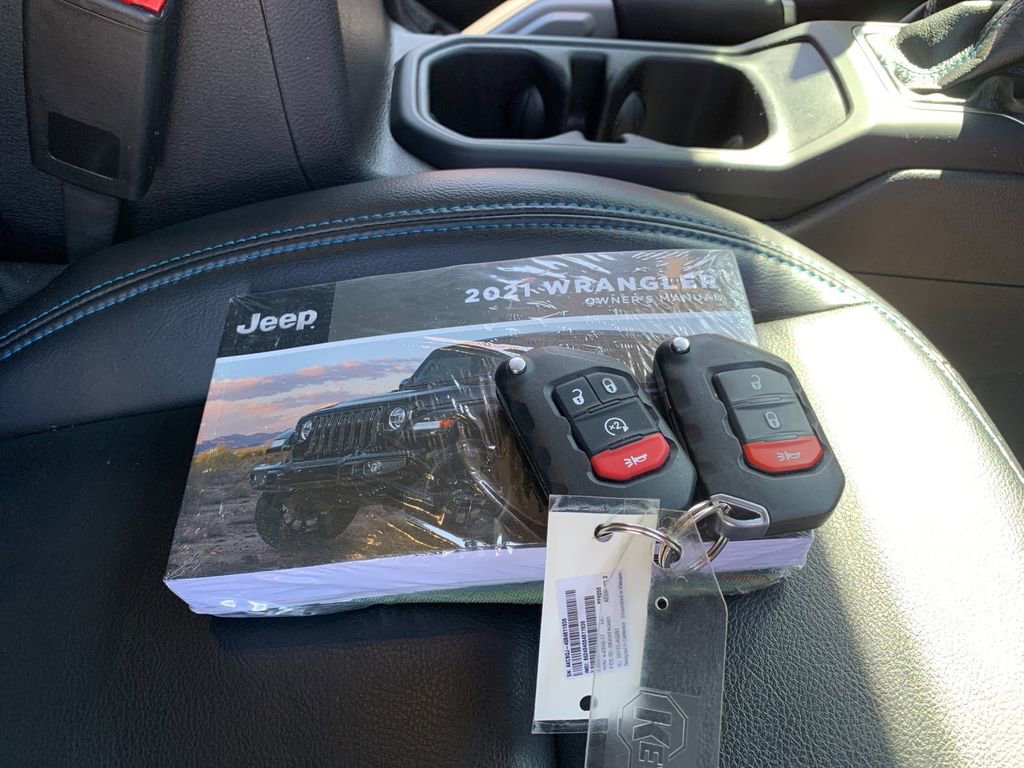 Used 2021 Jeep Wrangler Unlimited Rubicon 4xe image 9