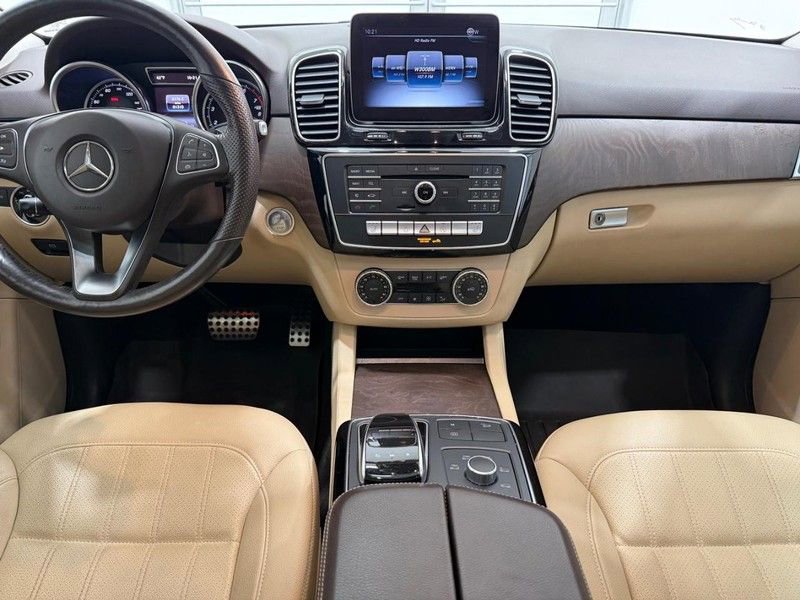 Used 2019 Mercedes-Benz GLE 400 4MATIC image 5