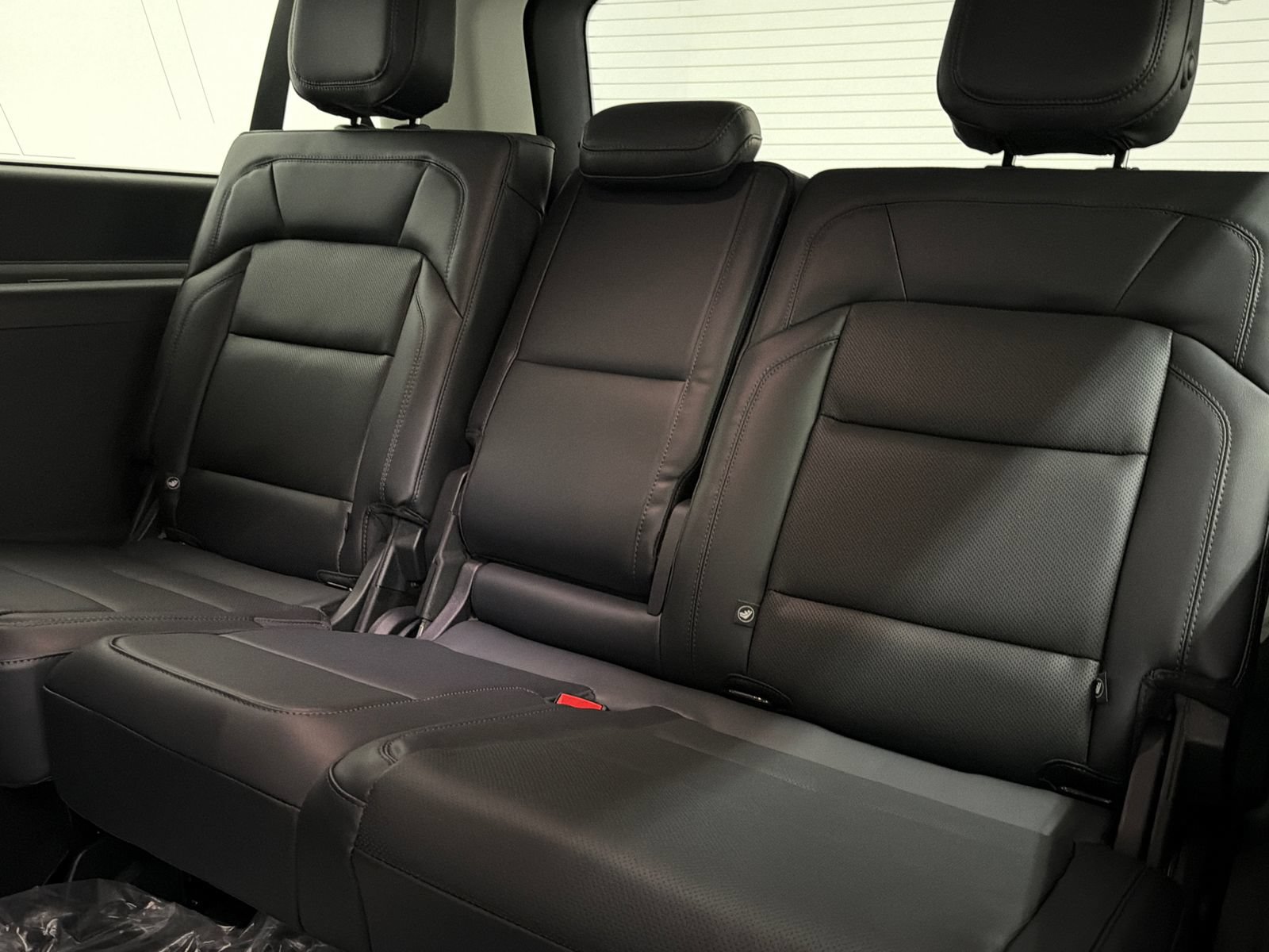 New 2026 Lincoln Navigator L Premier AWD/4WD image 19