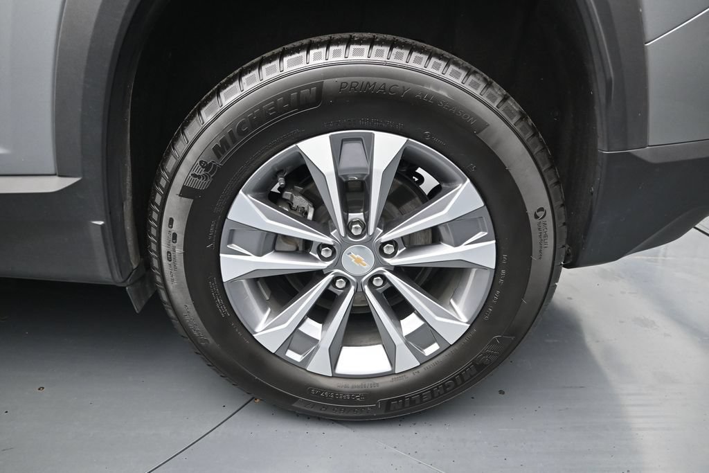 Used 2025 Chevrolet Equinox LT AWD/4WD image 14