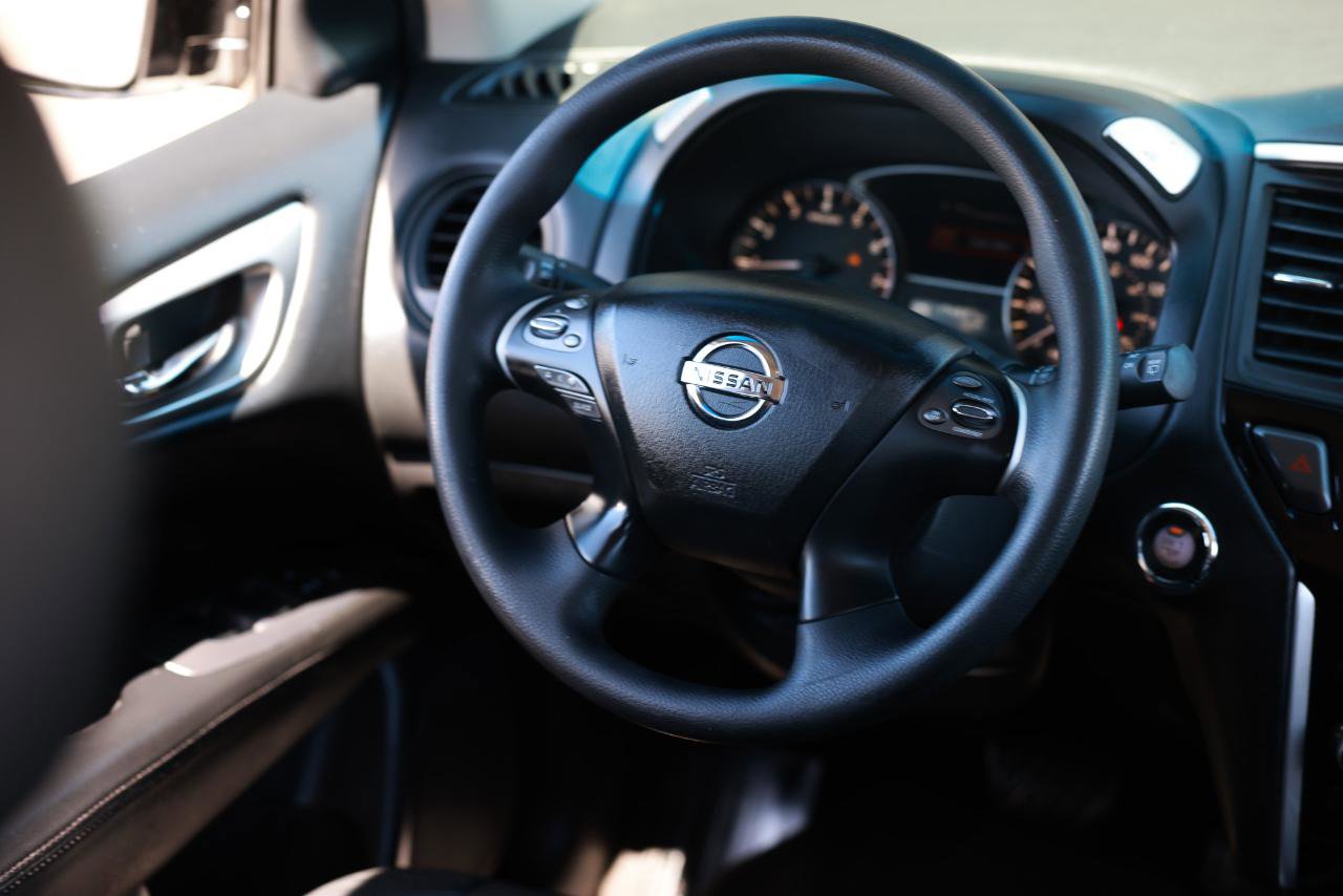 Used 2014 Nissan Pathfinder S FWD image 31