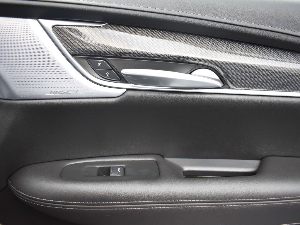 Certified 2024 Cadillac XT5 Sportv w/ LPO, Red Accent Package image 33