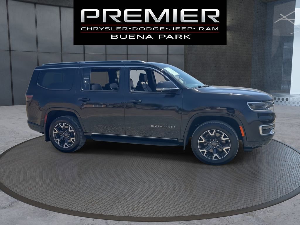 Used 2023 Jeep Wagoneer Series III w/ Rear Seat Video Group 1 AWD/4WD image 9