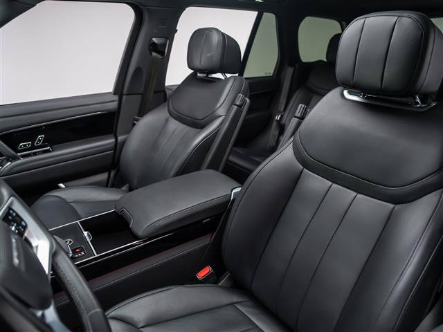 Used 2025 Land Rover Range Rover SE AWD/4WD image 14