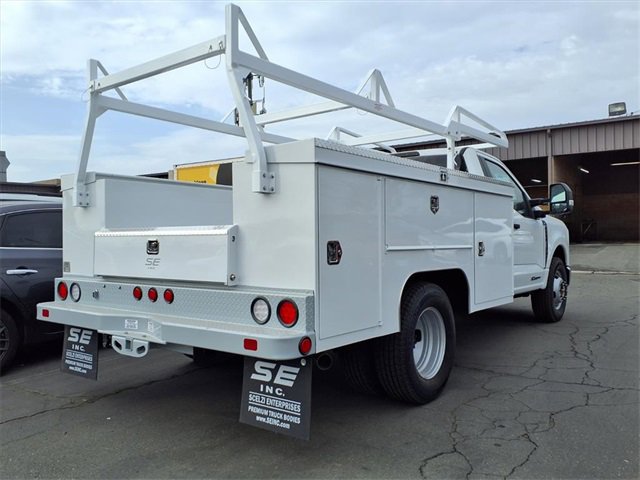 New 2024 Ford F350 XLT image 3