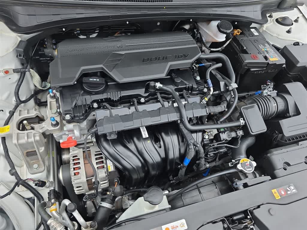 Used 2024 Hyundai Elantra SEL FWD image 29