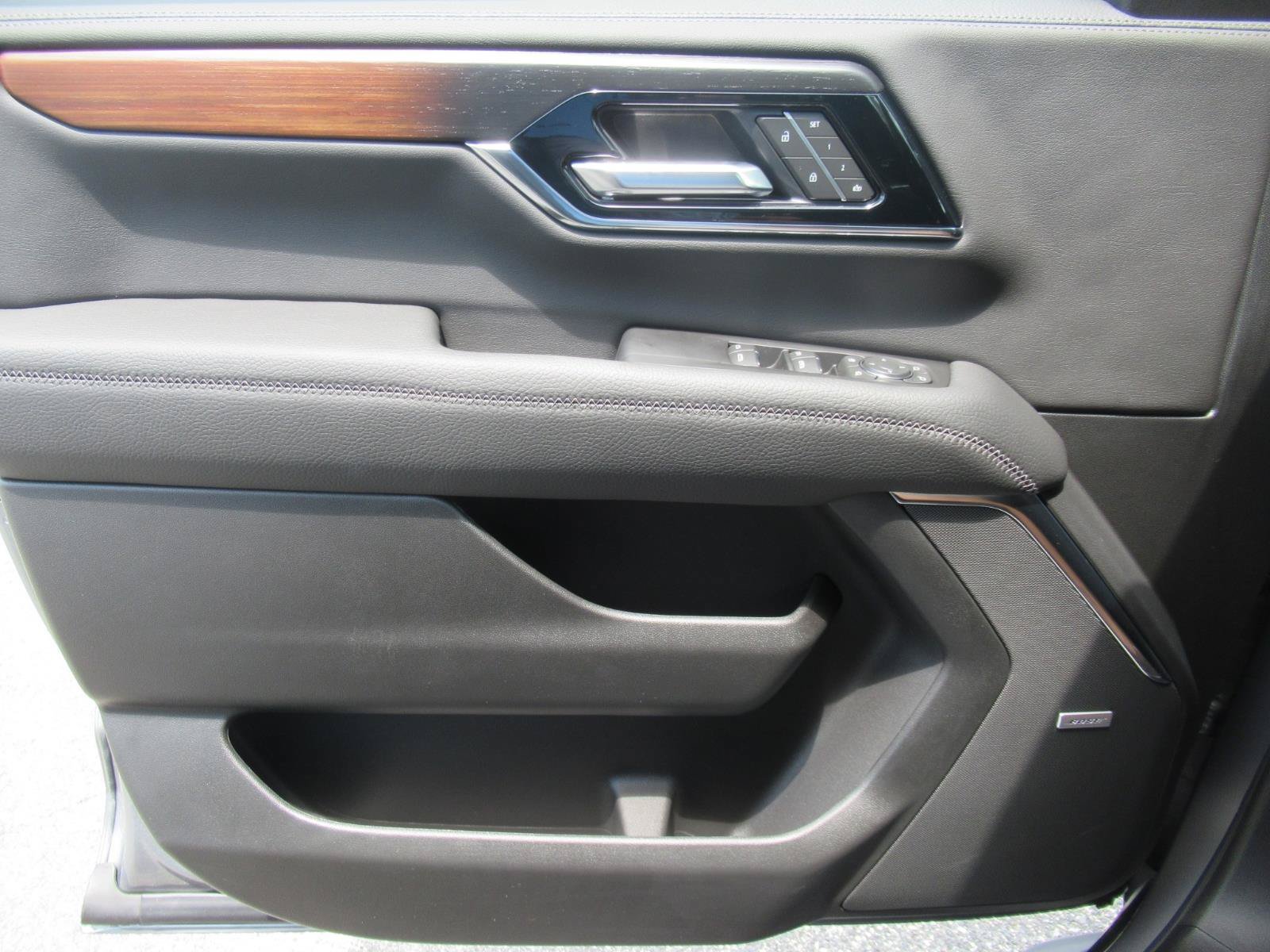 New 2026 GMC Yukon Denali w/ Advanced Technology Package RWD image 24