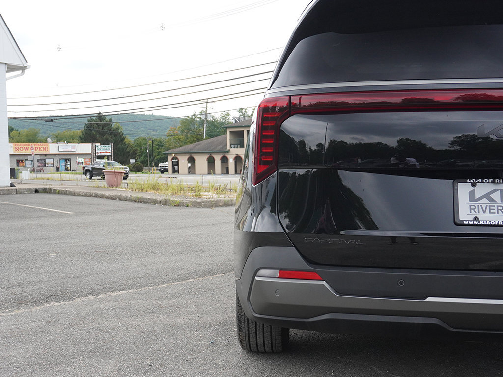 Used 2025 Kia Carnival SX Prestige FWD image 17