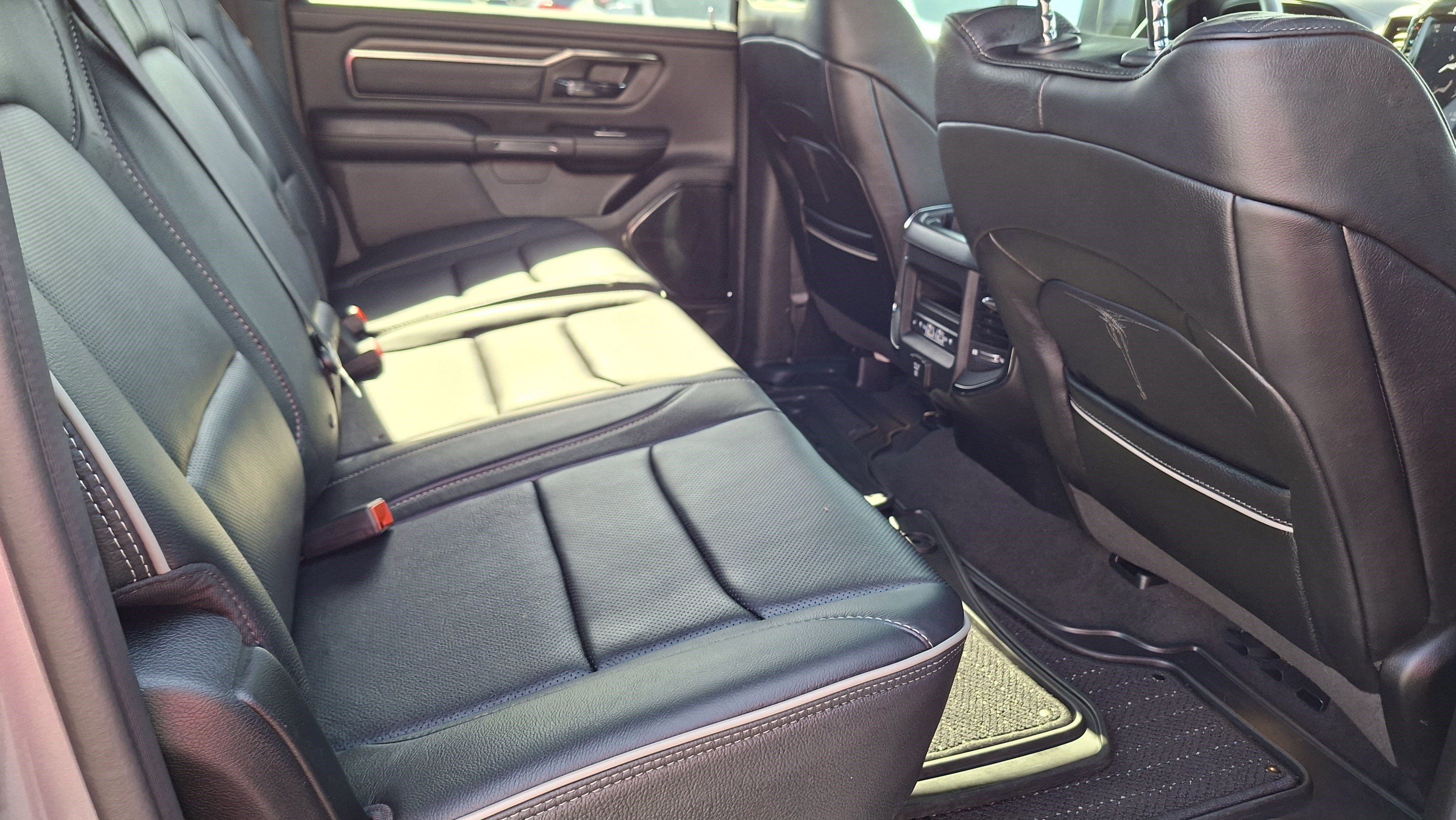 Used 2024 RAM 1500 Limited AWD/4WD image 25