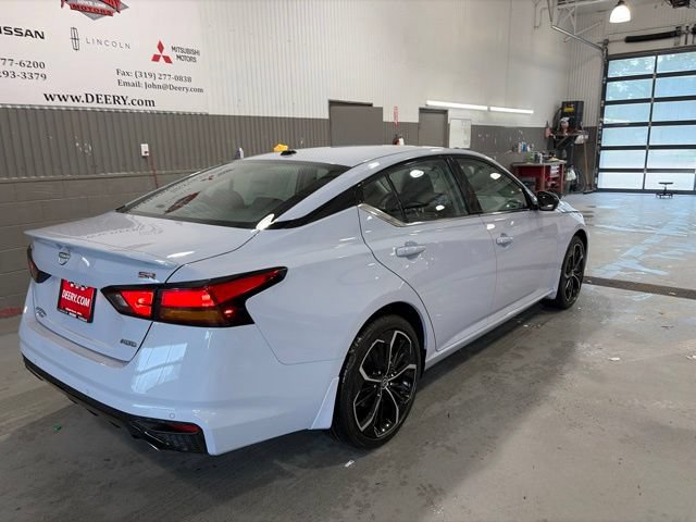 New 2026 Nissan Altima 2.5 SR w/ SR Premium Package AWD/4WD image 3