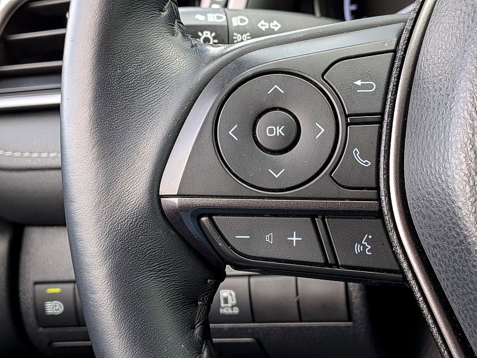 Used 2022 Toyota Camry SE image 19