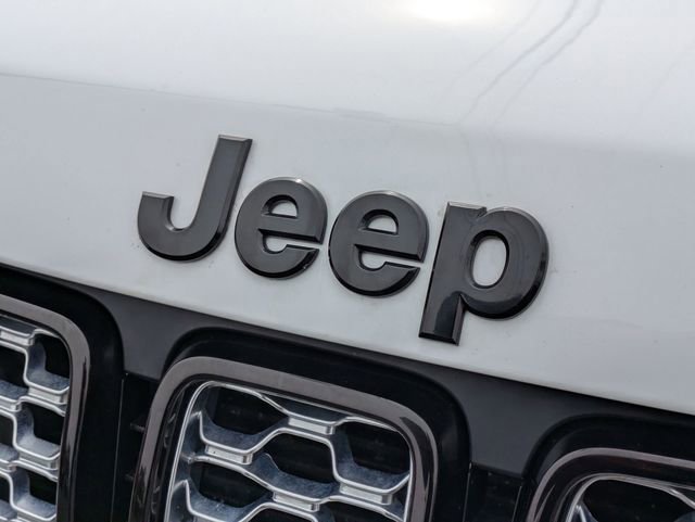 Used 2021 Jeep Grand Cherokee Laredo X image 31