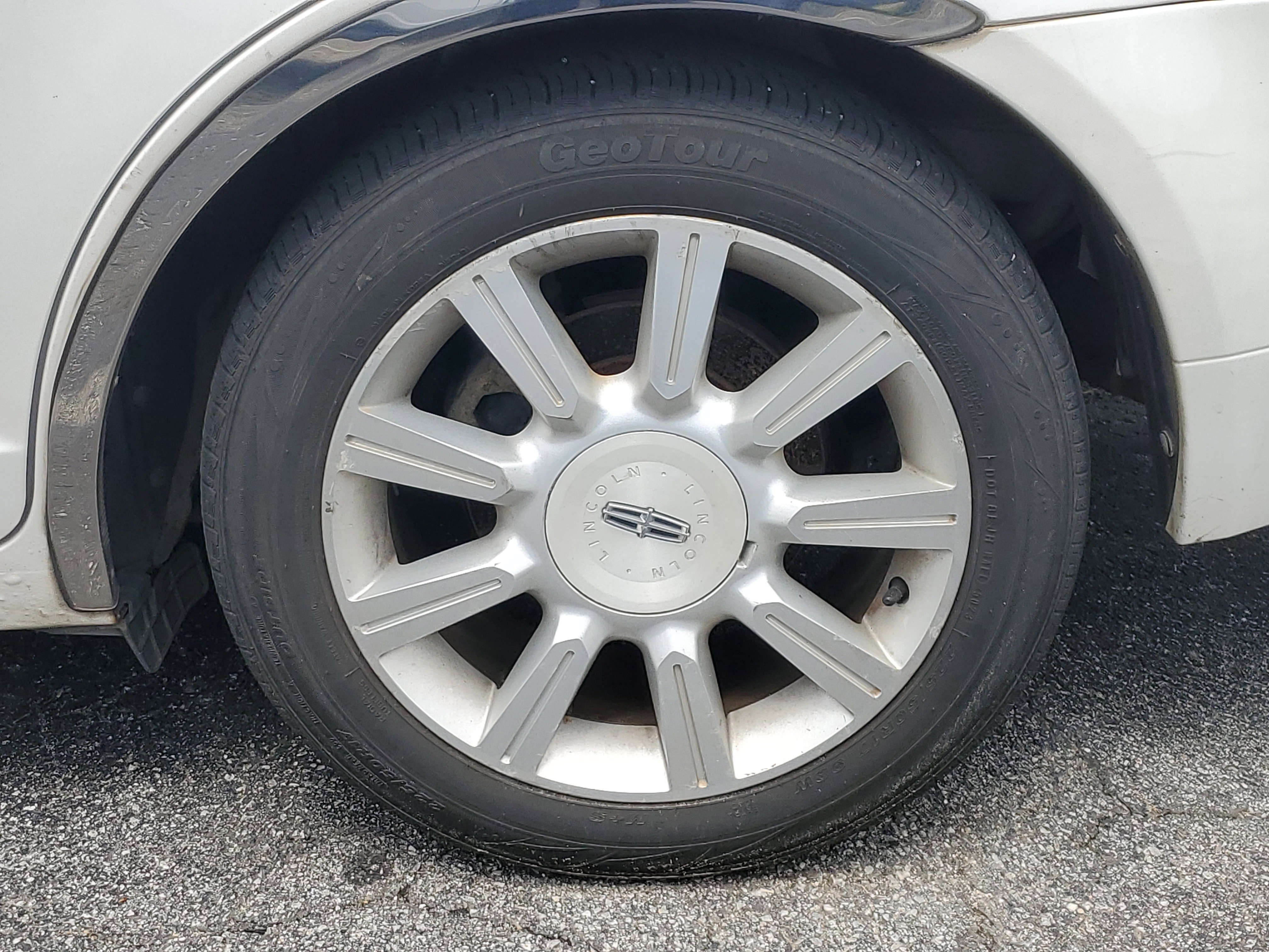 Used 2010 Lincoln MKZ FWD image 6