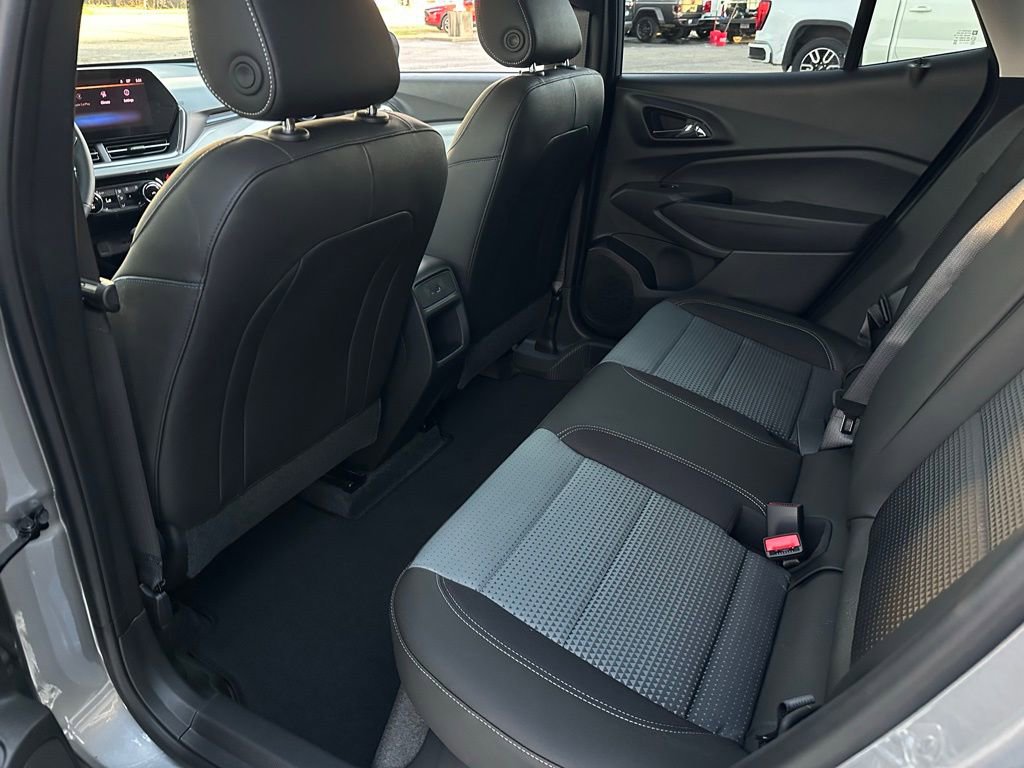 New 2026 Chevrolet Trax LT w/ Driver Confidence Package image 15