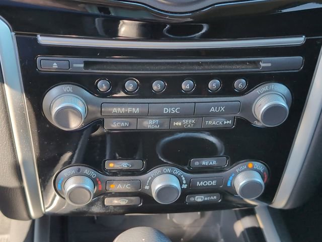 Used 2013 Nissan Pathfinder SV image 19