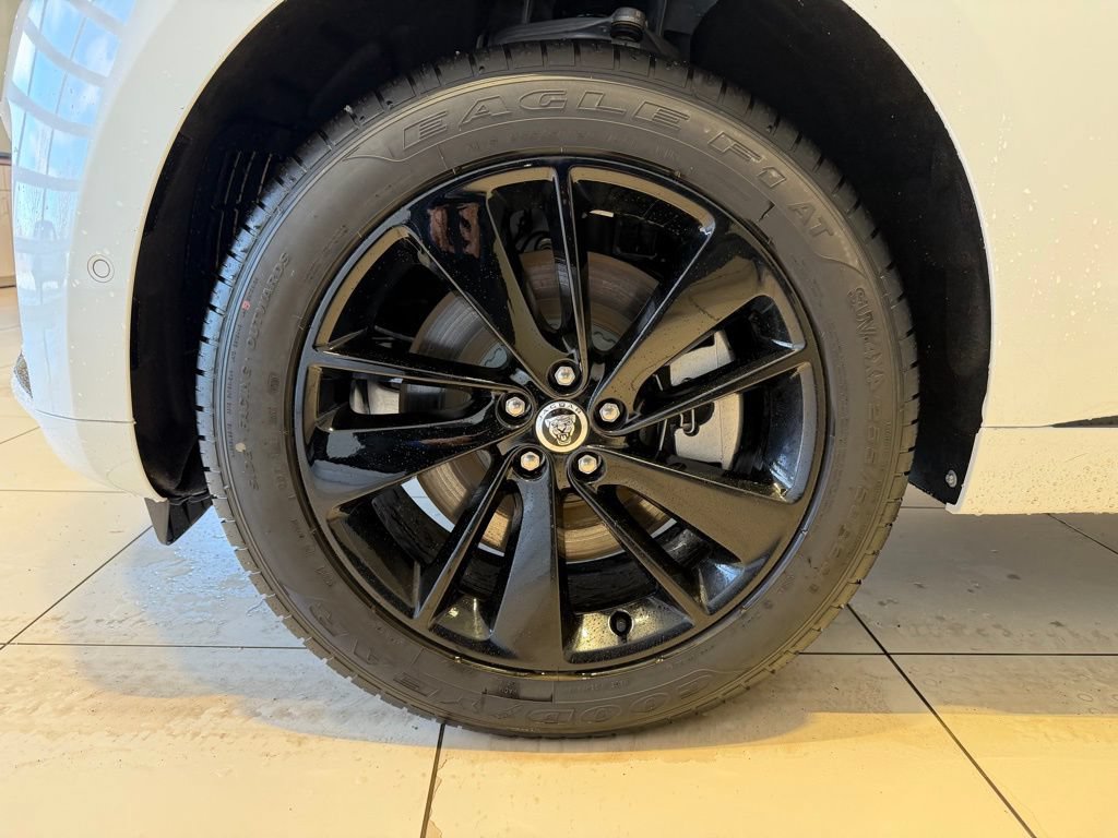 New 2026 Jaguar F-PACE R-Dynamic S AWD/4WD image 10