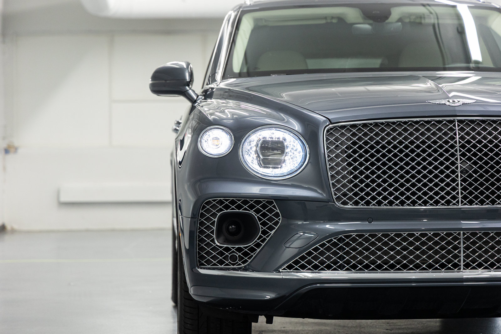 Certified 2023 Bentley Bentayga AWD/4WD image 10