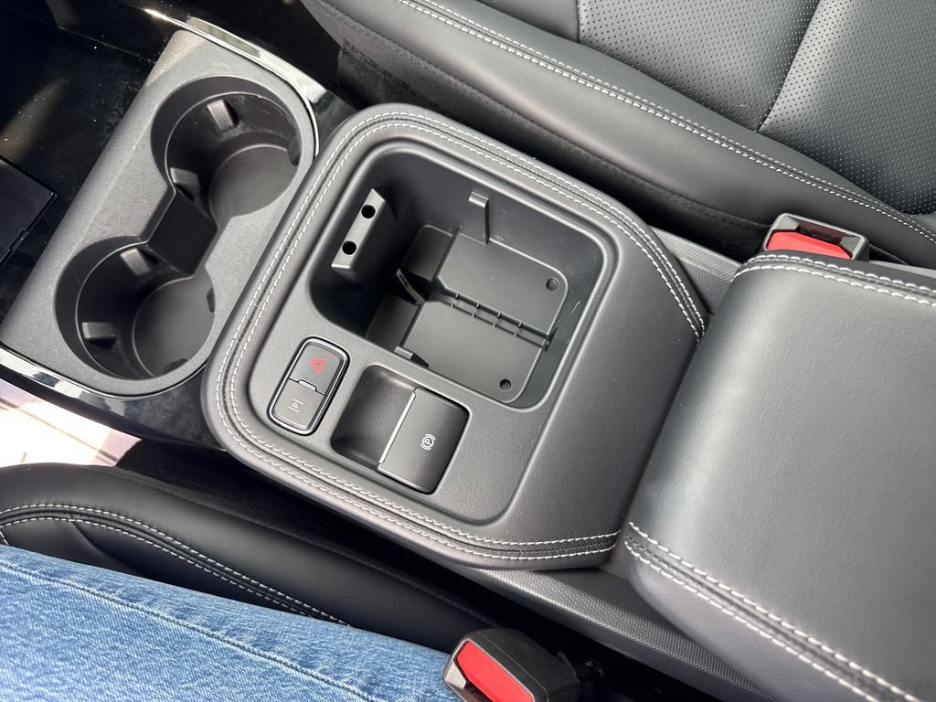 Used 2025 Ford Mustang Mach-E Premium AWD/4WD image 39