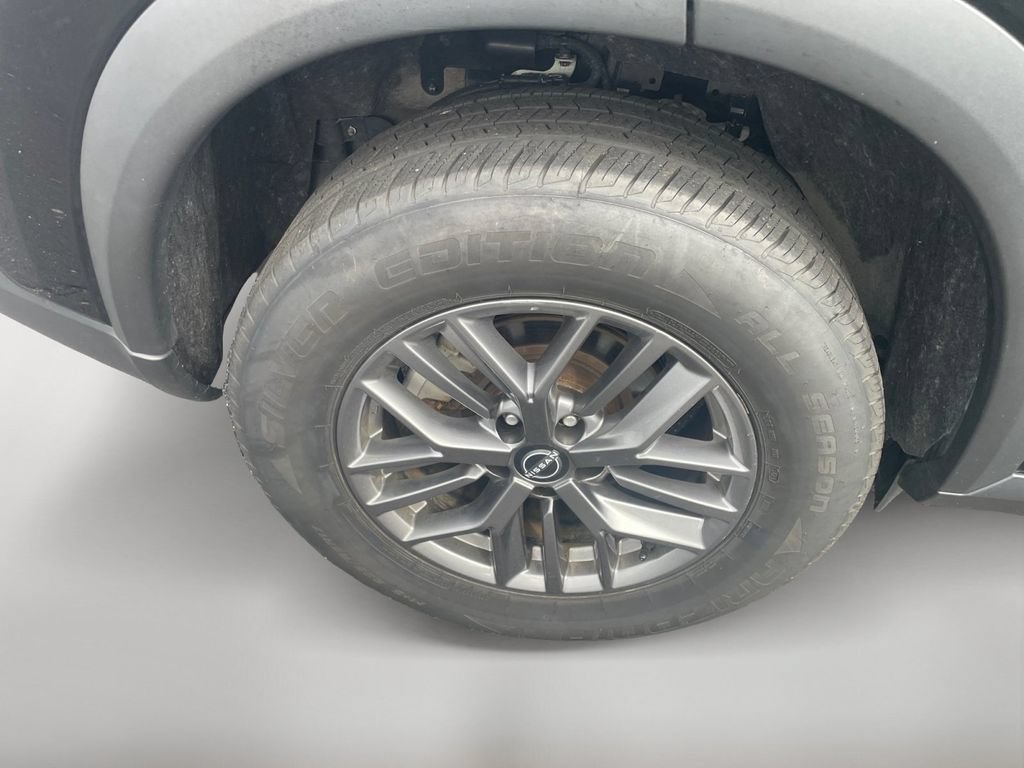 Used 2023 Nissan Rogue S AWD/4WD image 10