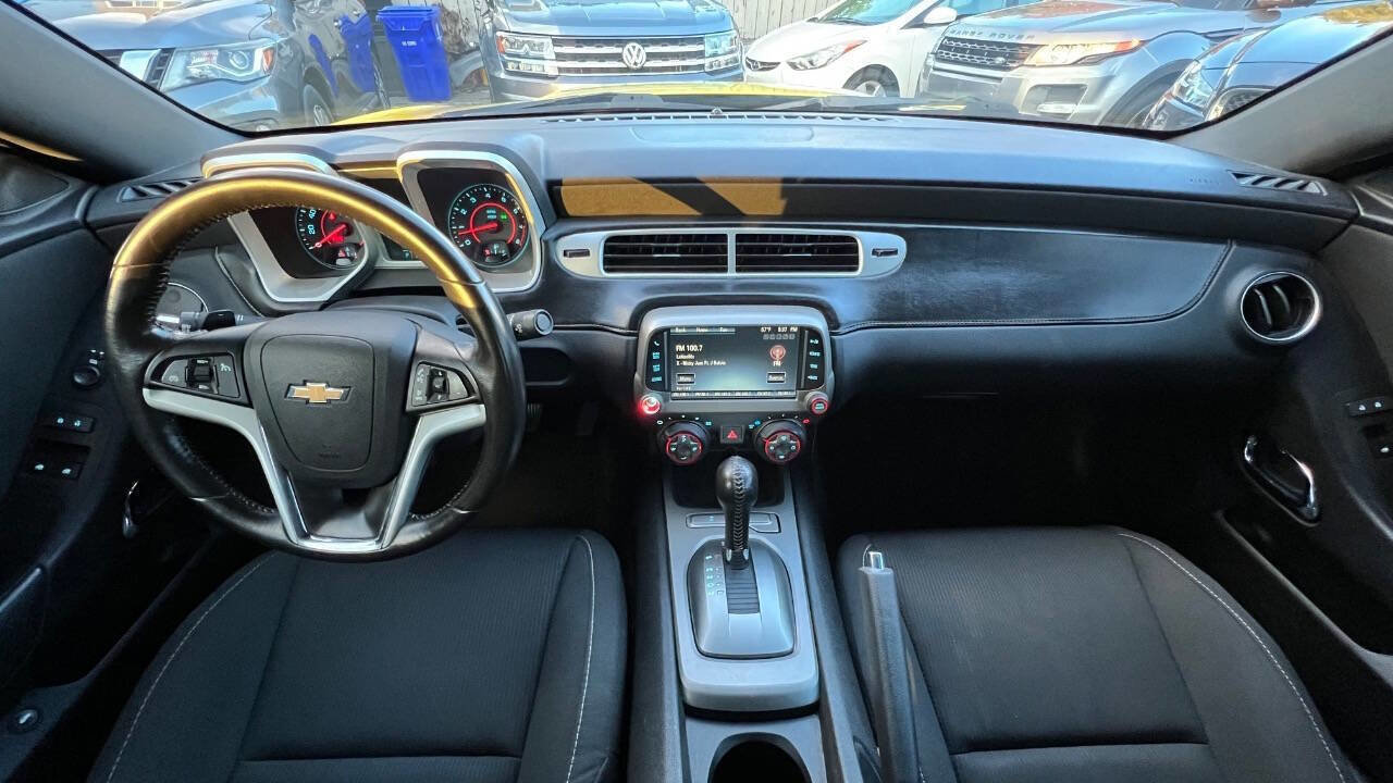 Used 2015 Chevrolet Camaro LT w/ 1LT Preferred Package image 9