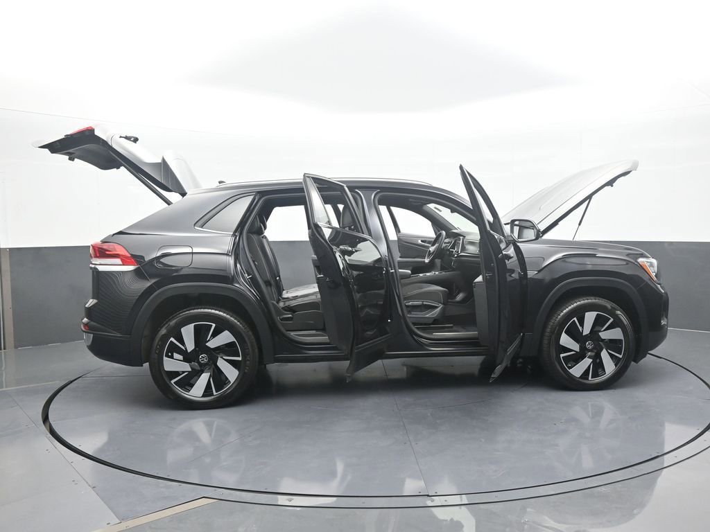 Used 2024 Volkswagen Atlas Cross Sport SE image 71