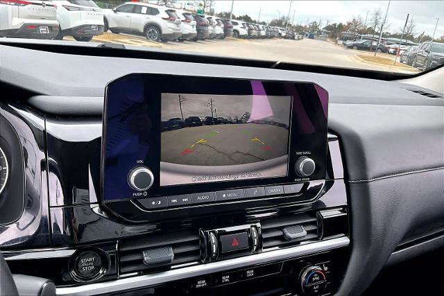 Certified 2025 Nissan Pathfinder SV image 27