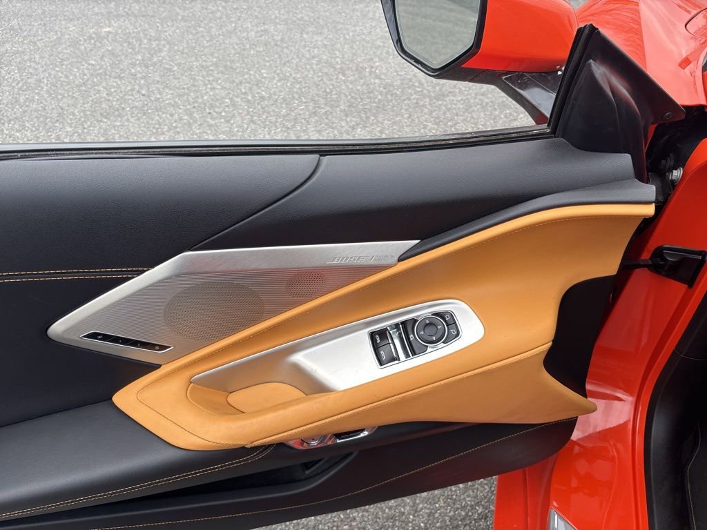Used 2021 Chevrolet Corvette Stingray Preferred Cpe w/ Body-Colour Dual Roof Package RWD image 10