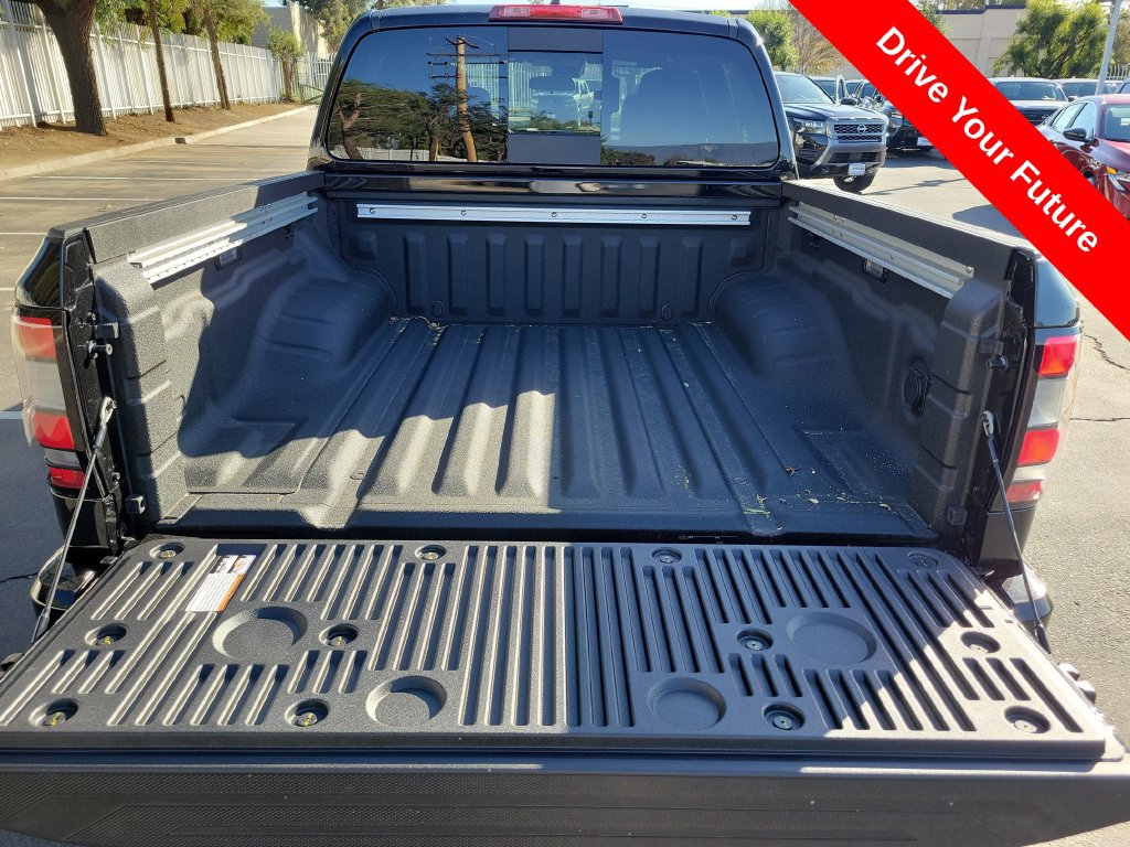 Used 2026 Nissan Frontier SV w/ SV Convenience Package RWD image 4