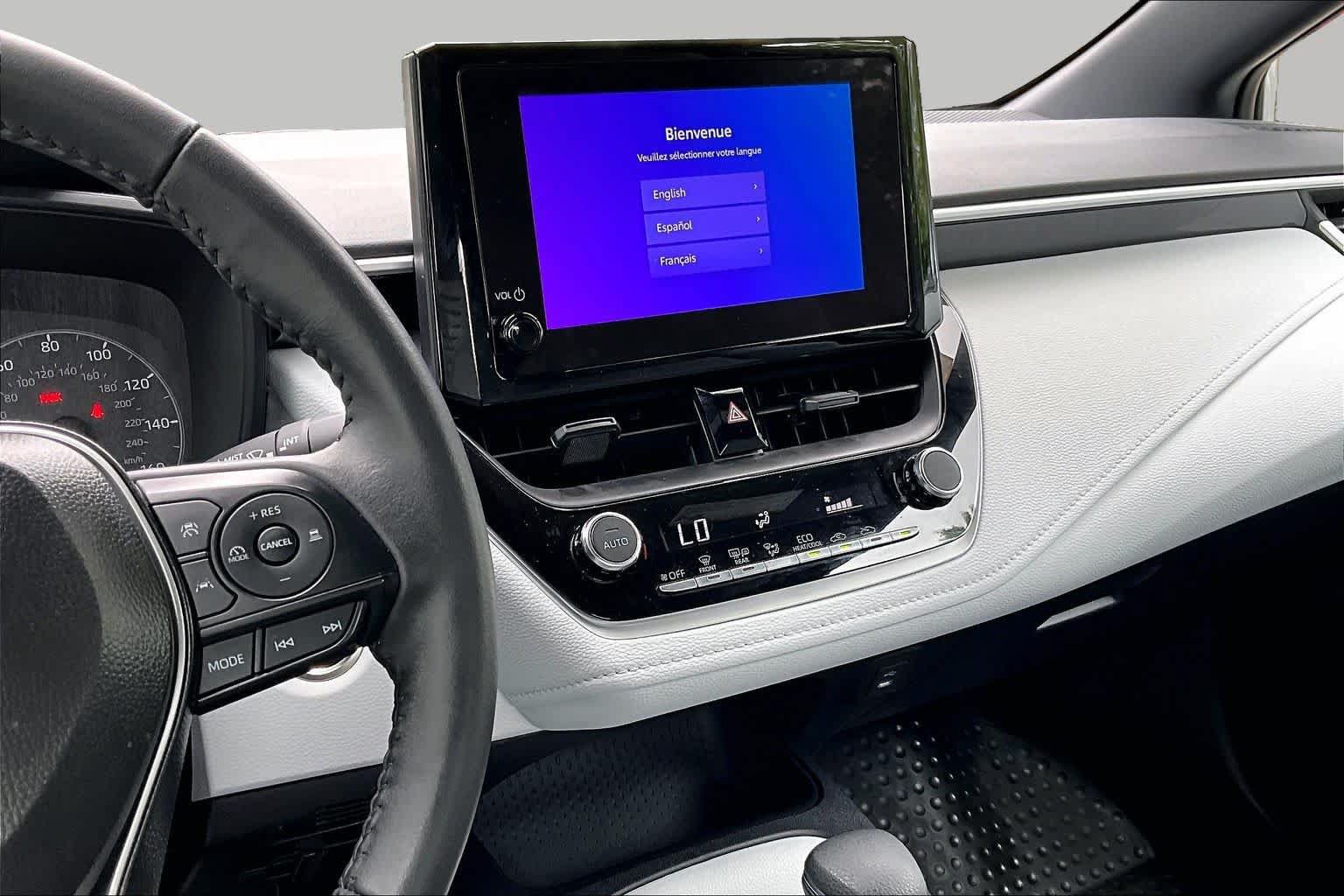 Certified 2025 Toyota Corolla SE FWD image 7