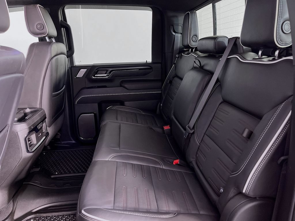 Used 2024 GMC Sierra 2500 AT4X AWD/4WD image 32