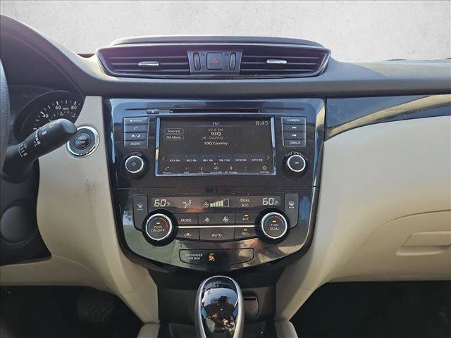 Used 2020 Nissan Rogue Sport SV FWD image 13