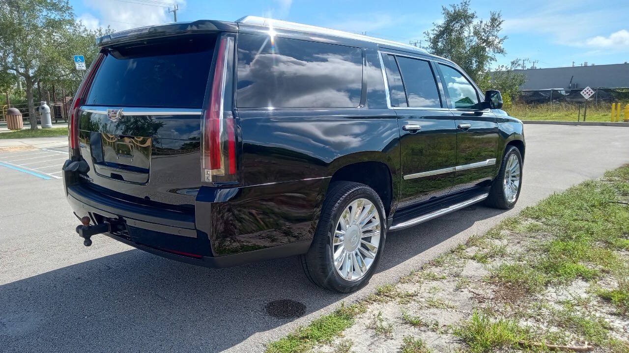 Used 2017 Cadillac Escalade ESV Luxury AWD/4WD image 6