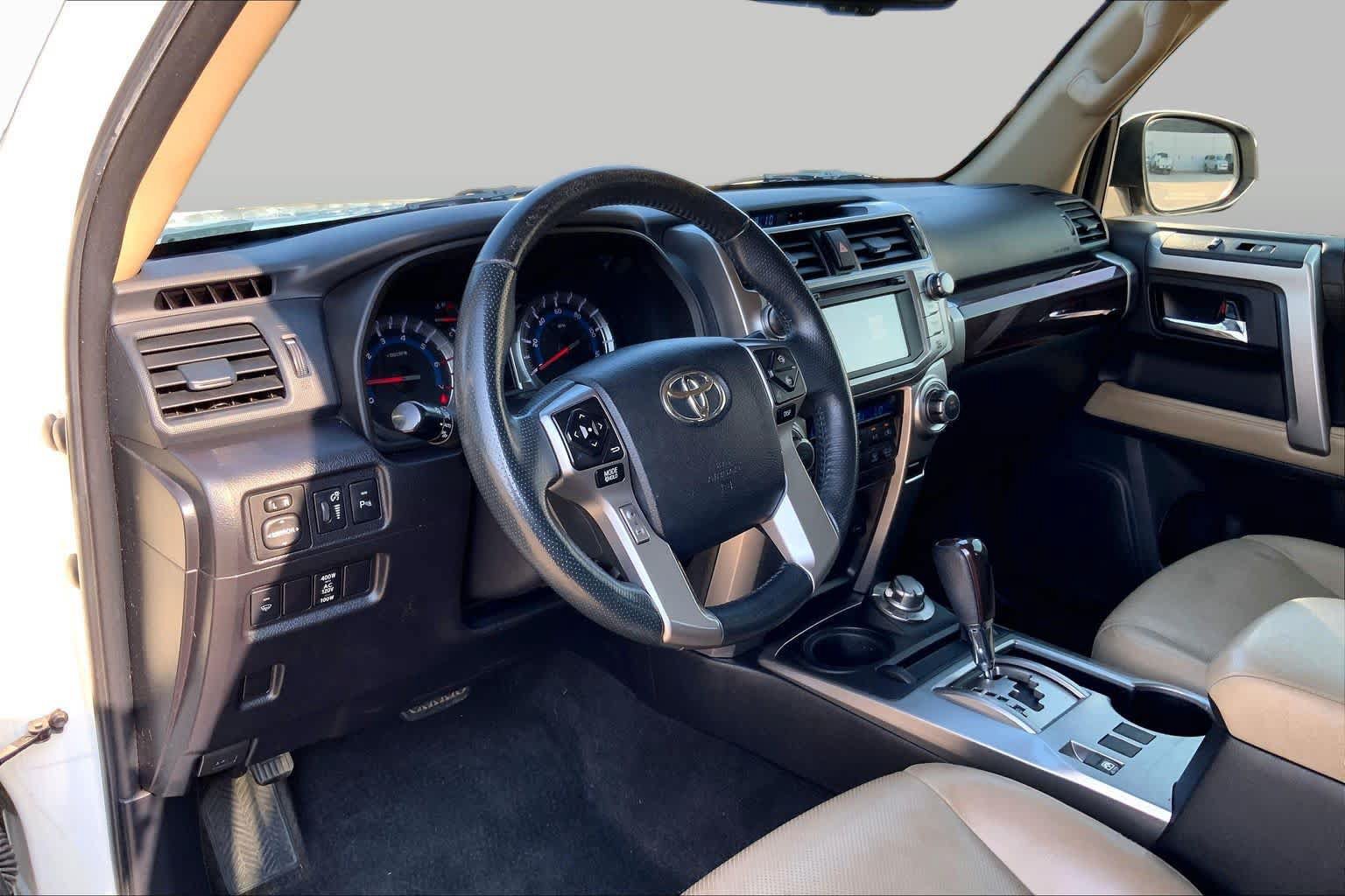 Used 2015 Toyota 4Runner Limited AWD/4WD image 18